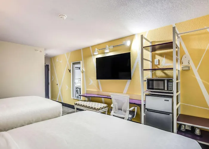 Clarion Pointe Tallahassee-state Capitol 4*