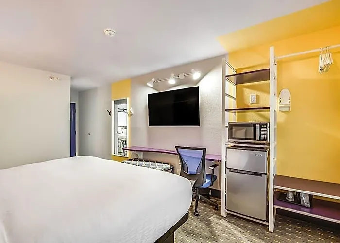 Hotel Clarion Pointe Tallahassee-state Capitol 4*